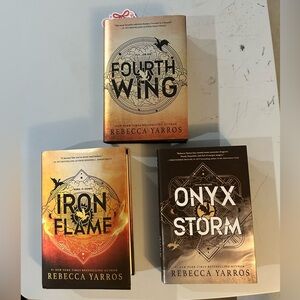 Empyrean Series (Fourth Wing, Iron Flame, Onyx Storm) Hardcover Rebecca Yarrows